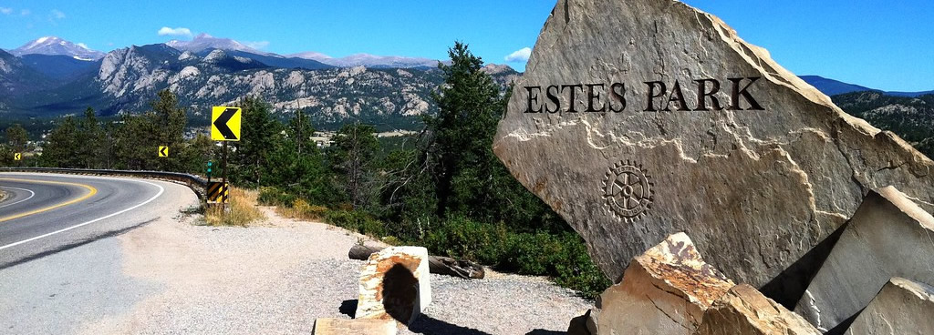 estes-park-black-car